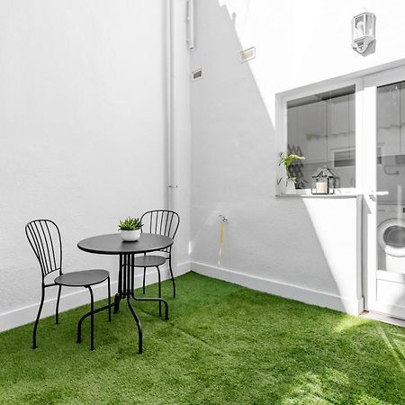 Cozy 2 Bedroom Apartment With Patio Madrid Dış mekan fotoğraf
