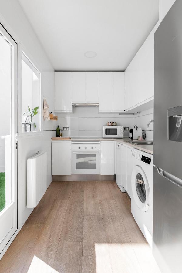 Cozy 2 Bedroom Apartment With Patio Madrid Dış mekan fotoğraf