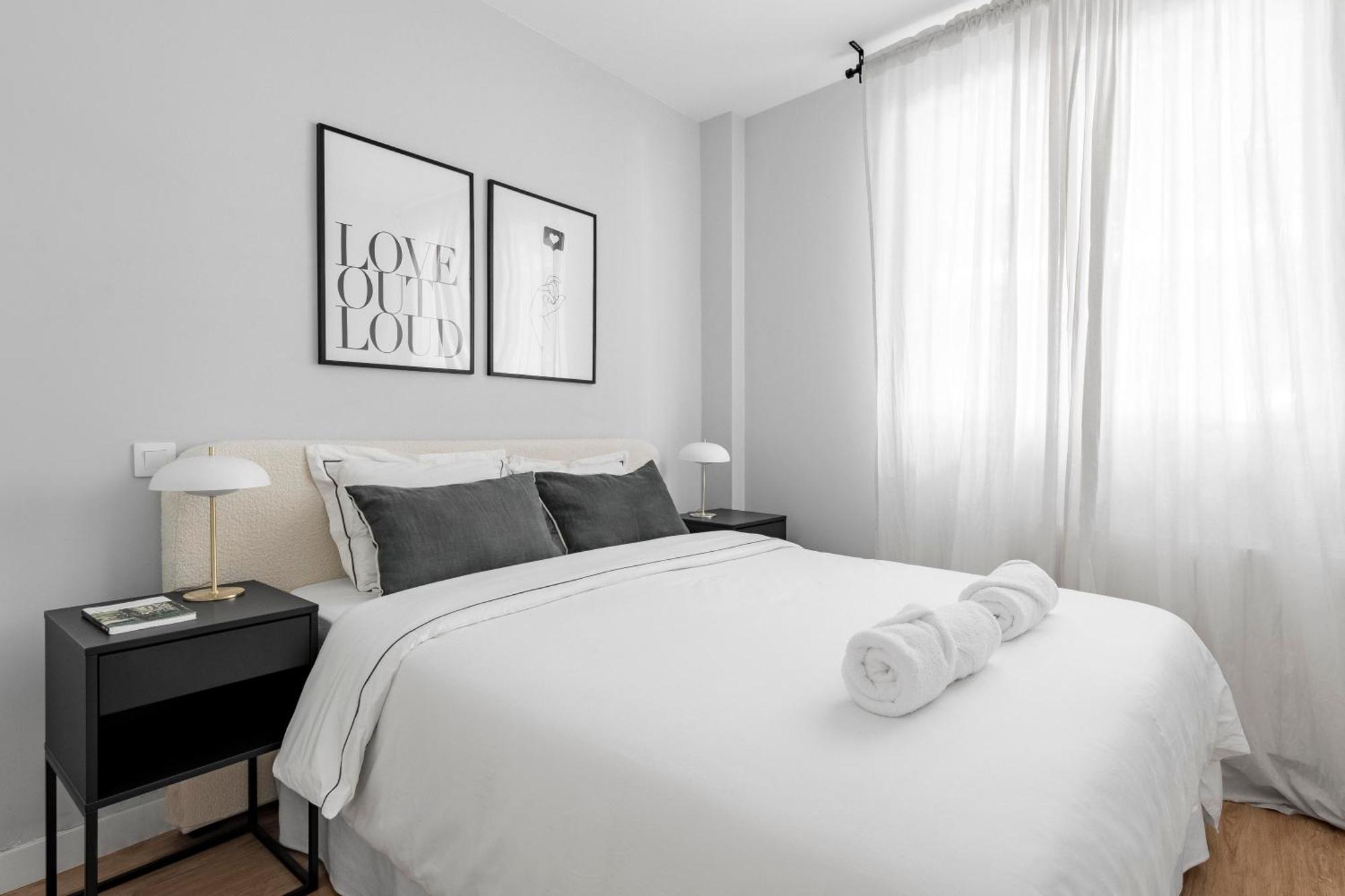 Cozy 2 Bedroom Apartment With Patio Madrid Dış mekan fotoğraf